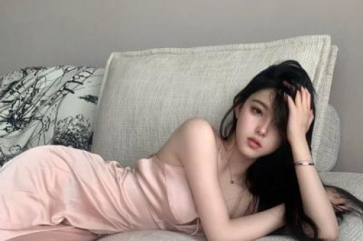 王鹤棣深夜回应‘小群’事件：确实不舒服沈月紧急道歉并晒群聊截图
