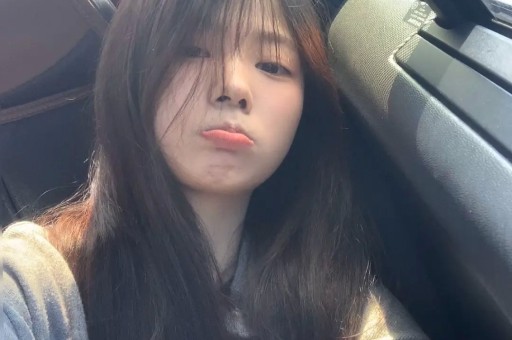4位明星假唱现场萨顶顶拿反话筒不算啥他连对口型都懒得演！